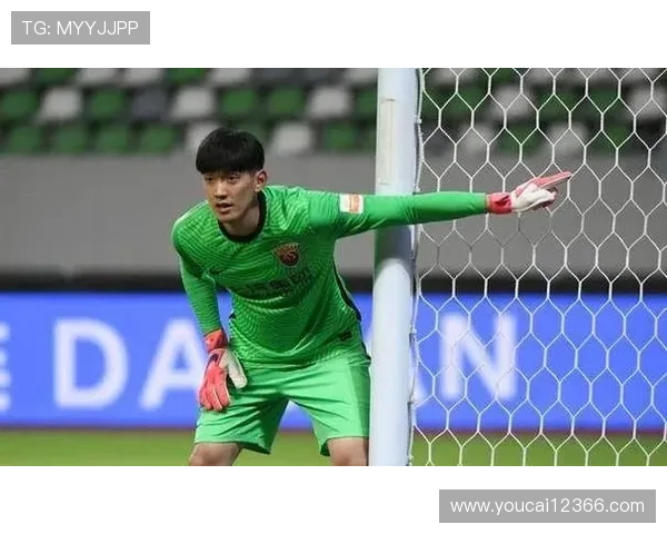 颜骏凌谈武磊动员作用强调球队争冠经验与心理负担轻松