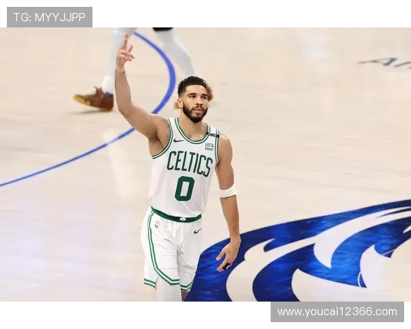 塔图姆分享惊艳扣篮视频引发热议鞋子成关键因素引发讨论